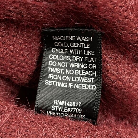 Red By BKE Buckle Sweater Eyelash Knit Lace Womens Small Oversized NEW W Tags - Picture 11 of 11